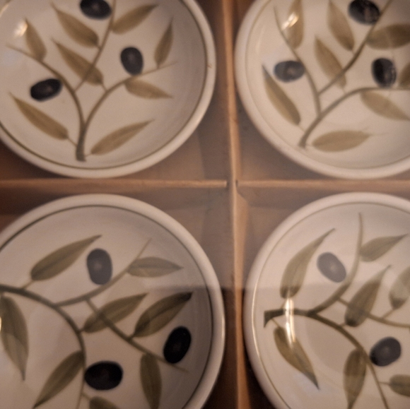 Set of 8 Harry and David Olive Oil Condiment Bowls - Picture 2 of 5